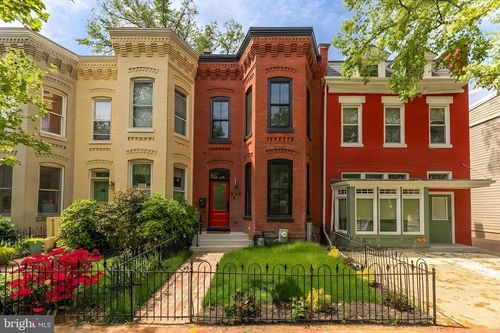 235 12th St Se, WASHINGTON, DC, 20003-1401 | Card Image
