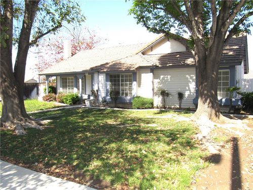 1099 W Ontario, Corona, CA, 92882 | Card Image