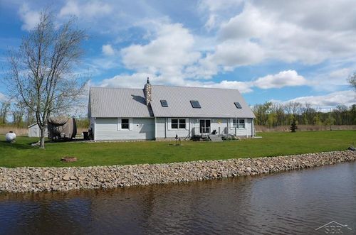2580 E Lola Ln, Au Gres, MI, 48703-9447 | Card Image