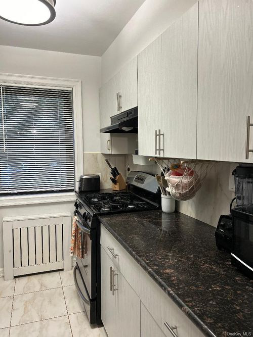 327-199 21st Ave, Whitestone, NY, 11357-4120 | Card Image