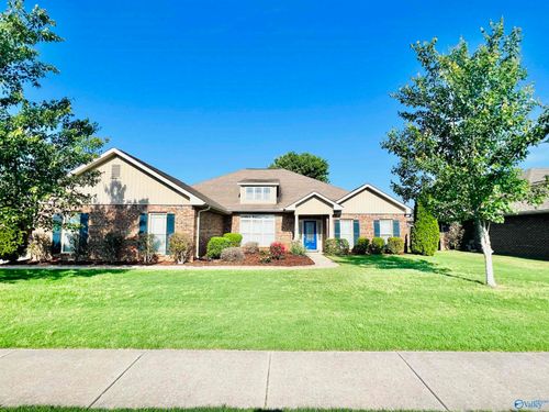 630 Summer Cove Cir Nw, Madison, AL, 35757-7585 | Card Image