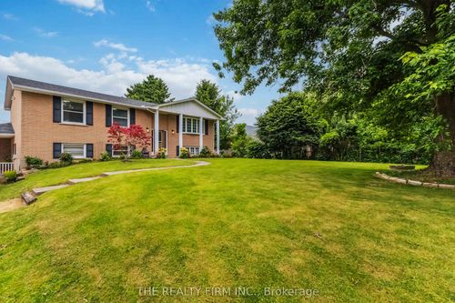 15552 Elginfield Rd, Granton, ON, N0M1V0 | Card Image