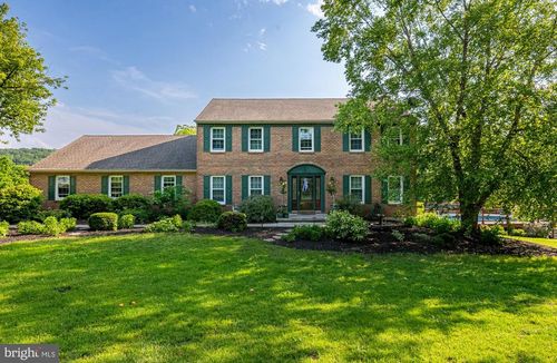 1024 Hilltop Rd, LEESPORT, PA, 19533-9350 | Card Image