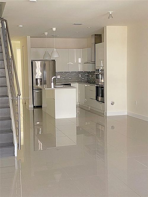 apt-215-10220 Nw 63rd Ter, Doral, FL, 33178-3065 | Card Image