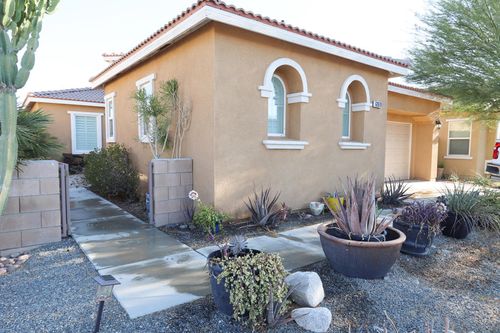62679 S Starcross Dr, Desert Hot Springs, CA, 92240-2030 | Card Image