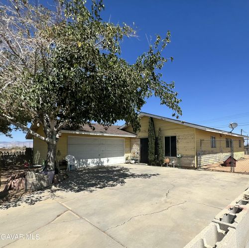 8443 Dogbane Ave, California City, CA, 93505-1918 | Card Image