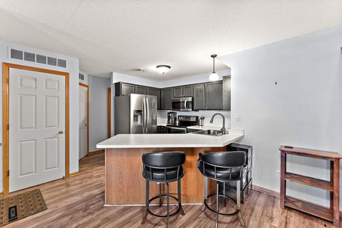 unit-c-8663 Quarry Ridge Ln, Woodbury, MN, 55125-7596 | Card Image