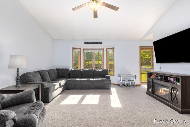 3882 40 Th St, House other with 4 bedrooms, 3 bathrooms and null parking in Hamilton MI | Image 7