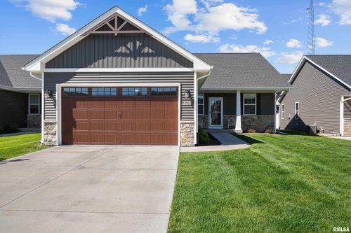 3098 Mary Leigh Dr, Bettendorf, IA, 52722-1310 | Card Image