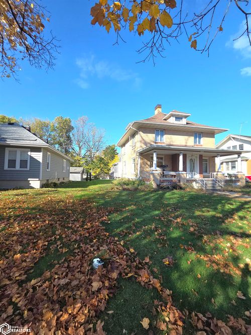 910 Washington St, Eldora, IA, 50627-1263 | Card Image