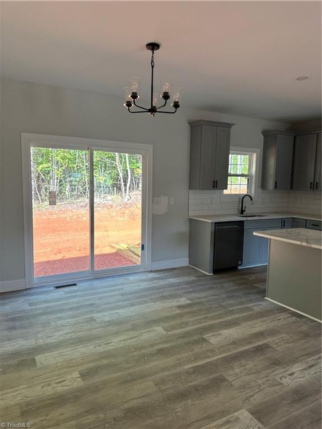 To be Similar (Kitchen/Breakfast Area) | Image 5