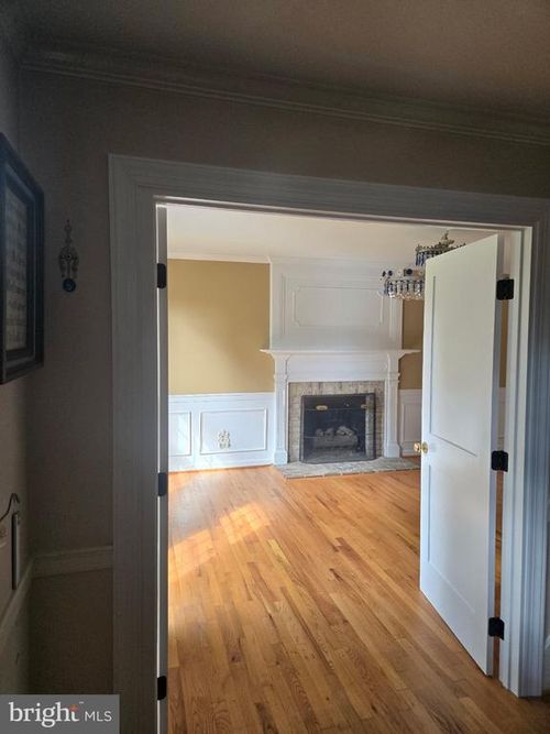 9 Tupelo Ct, DERWOOD, MD, 20855-2501 | Card Image