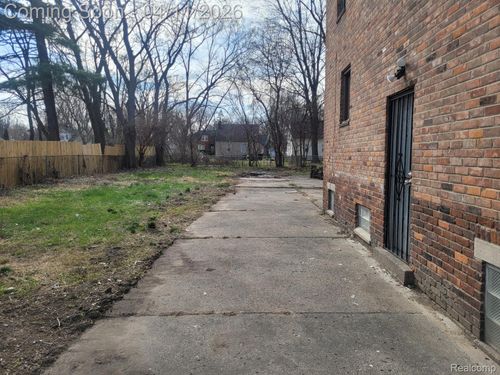 19391 Winston St, Detroit, MI, 48219-4692 | Card Image