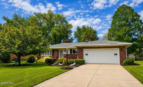 5855 Holly Glenn Dr, Toledo, OH, 43612-4529 | Card Image