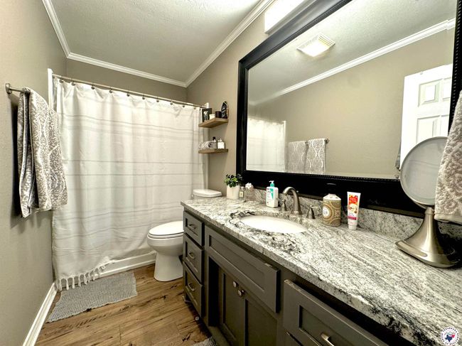 203 Main St, House other with 3 bedrooms, 1 bathrooms and null parking in Hooks TX | Image 9