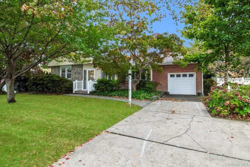 8 Keats Pl, Greenlawn, NY, 11740-2606 | Card Image