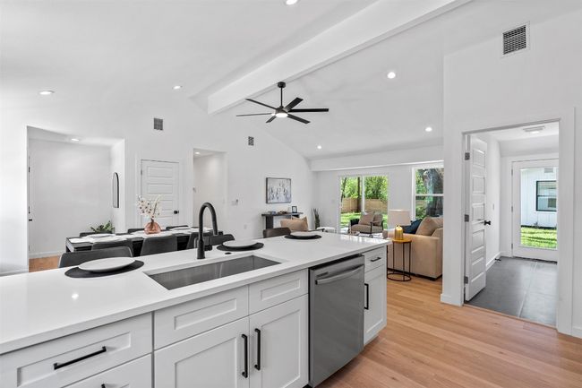 8108 Briarwood Ln, House other with 3 bedrooms, 2 bathrooms and 2 parking in Austin TX | Image 10