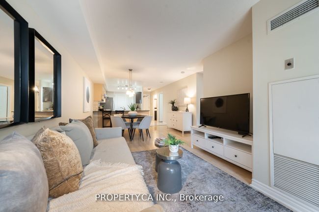 305 - 801 Bay St, Condo with 1 bedrooms, 2 bathrooms and 1 parking in Toronto ON | Image 10