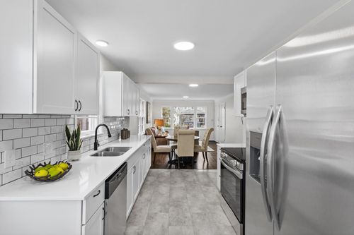 943 Scheffer Ave, Saint Paul, MN, 55102-4013 | Card Image