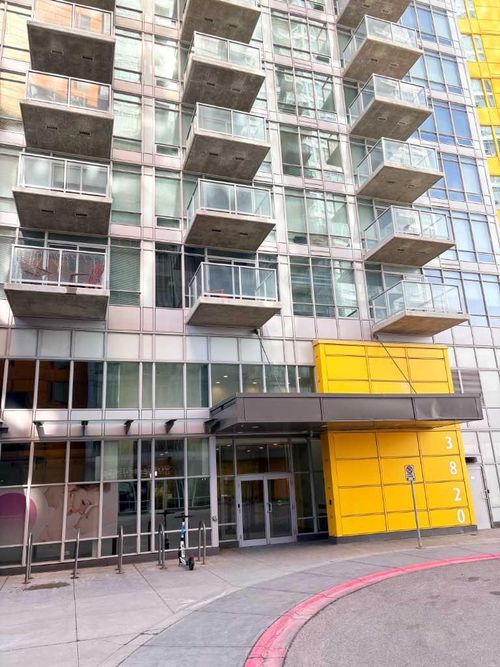 208-3820 Brentwood Road Nw, Calgary, AB, T2L2L5 | Card Image