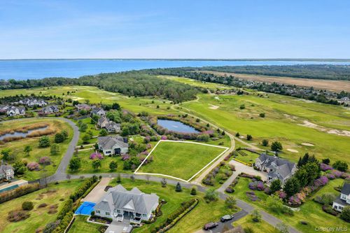 2200 Laurel Trl, Laurel, NY, 11948-1326 | Card Image