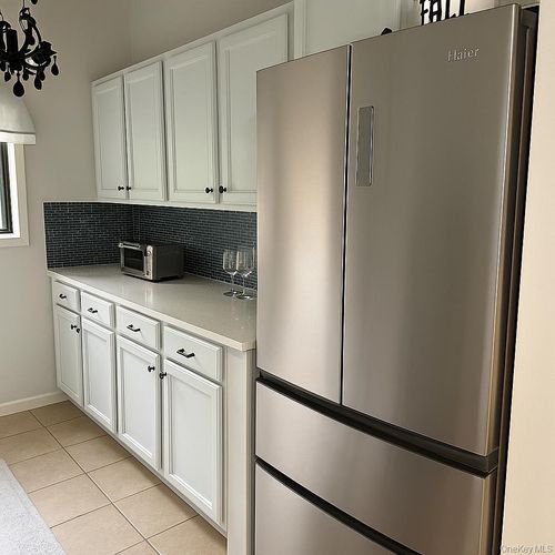 13-13 Pinebrook Pl, Bay Shore, NY, 11706-4417 | Card Image