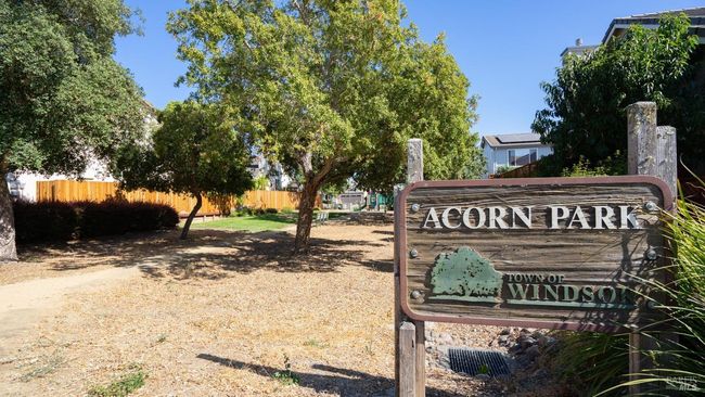 7654 12 Th Hole Dr, House other with 3 bedrooms, 3 bathrooms and 4 parking in Windsor CA | Image 25