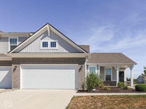 2118 Covey Dr, Danville, IN, 46122-8060 | Card Image