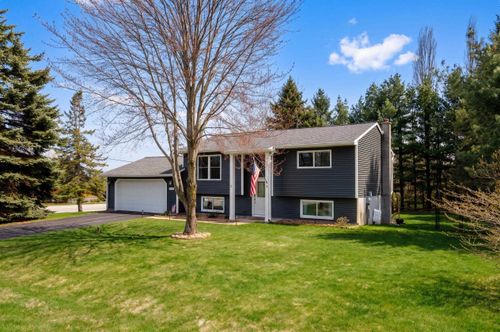 4005 Hearthside Dr, Traverse City, MI, 49684-8941 | Card Image