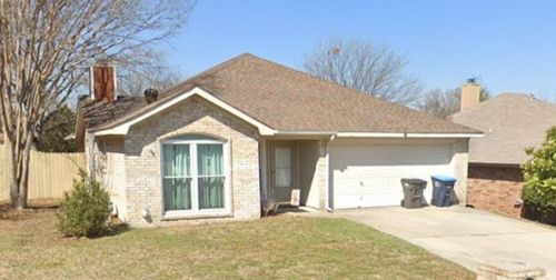 708 Lionel Way, Fort Worth, TX, 76108 | Card Image