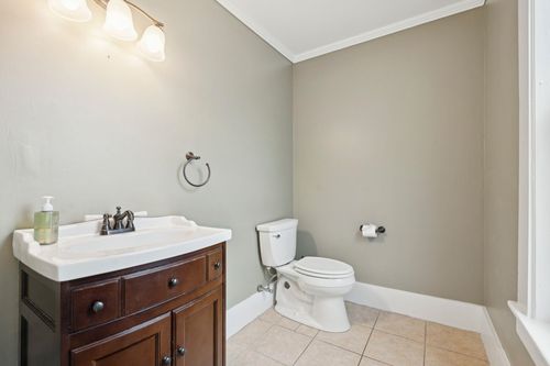 20 Richmond St, Dover, NH, 03820-3607 | Card Image