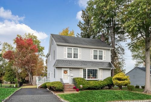 17 Johnson Ave, West Caldwell, NJ, 07006-7218 | Card Image