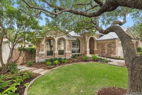 126 Calais Way, Shavano Park, TX, 78249-2071 | Card Image