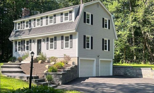 7 Oakwood Rd, Windham, NH, 03087-1111 | Card Image