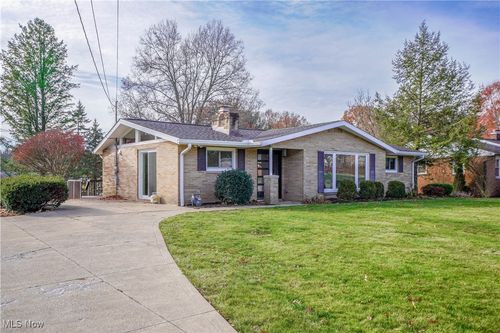 5650 Comanche St Nw, North Canton, OH, 44720-6727 | Card Image