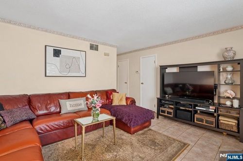281 Reynolds Ter, Orange, NJ, 07050-3305 | Card Image