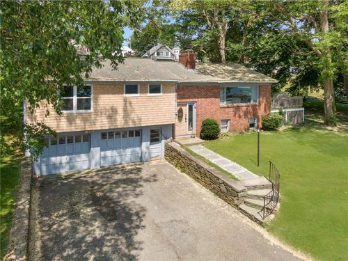 10 Johnnycake Ln, Portsmouth, RI, 02871-4110 | Card Image