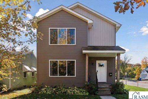 2084 Reaney Ave E, Saint Paul, MN, 55119-3946 | Card Image