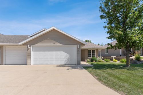 130 Presley Circle, Waterloo, IA, 50701 | Card Image