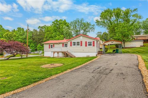 103 Howard St, Pilot Mountain, NC, 27041-8660 | Card Image