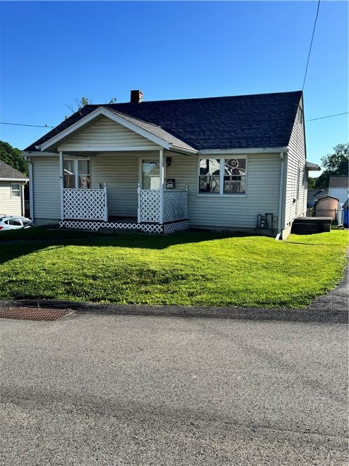 524 Arizona Dr, Lower Burrell, PA, 15068-3371 | Card Image