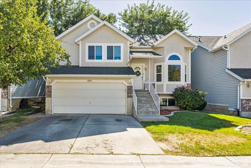 574 E Downing St, Midvale, UT, 84047-4631 | Card Image