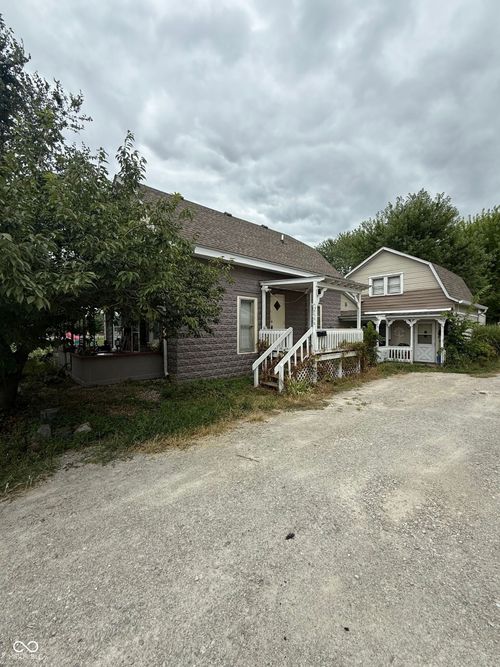 109 Jefferson St, Brownsburg, IN, 46112-1266 | Card Image