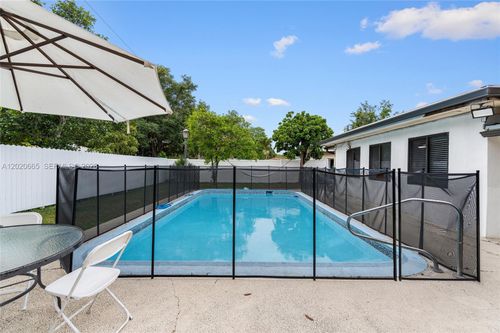 4700 Nw 1st Ct, Plantation, FL, 33317-3138 | Card Image