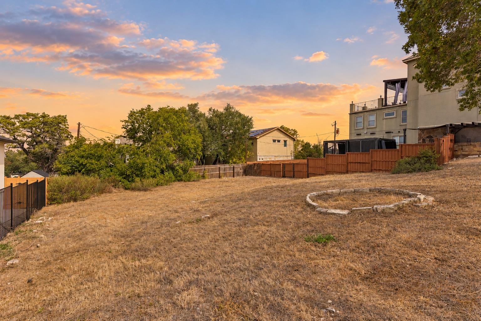 Land in Austin 5