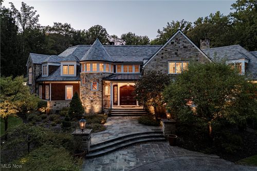 7955 Gray Eagle Chase, Gates Mills, OH, 44040-9777 | Card Image