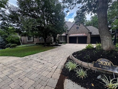 26201 W 108th St, Olathe, KS, 66061-7422 | Card Image