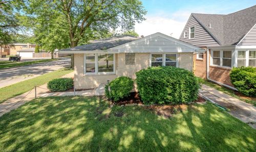 1944 S 15th Ave, Broadview, IL, 60155-3006 | Card Image