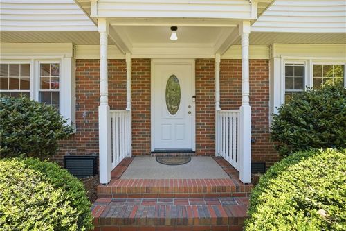 3421 Kings Grant Rd, Virginia Beach, VA, 23452-5953 | Card Image