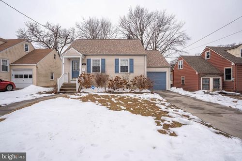 902 Maple Ave, OAKLYN, NJ, 08107-2422 | Card Image